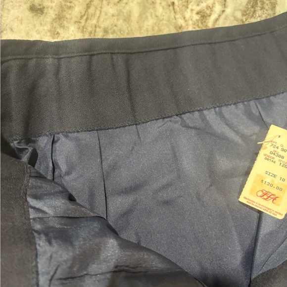 ALFRED SUNG,
Sung sport
(Saks First Avenue) Size 10
Black / - Picture 3 of 6